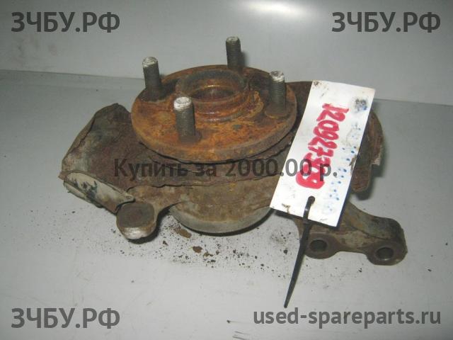 Toyota Corolla (E11) Кулак поворотный передний правый (со ступицей)