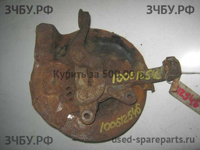 Toyota Hi Ace (4) Кулак поворотный передний левый (со ступицей)