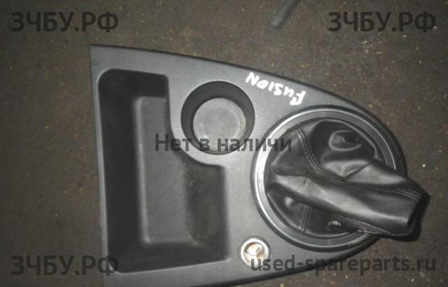 Ford Fusion Консоль между сиденьями (Подлокотник)