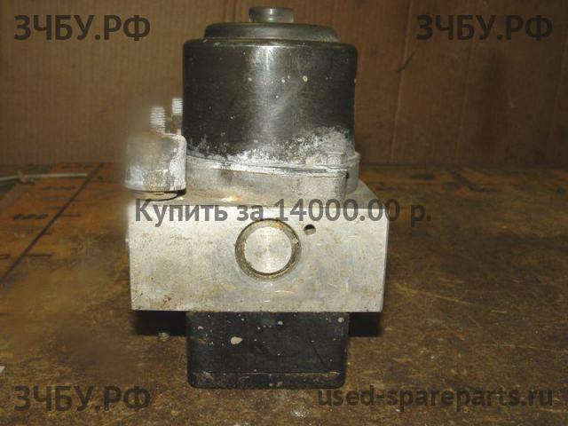 Toyota Land Cruiser 90 (PRADO) Блок ABS (насос)