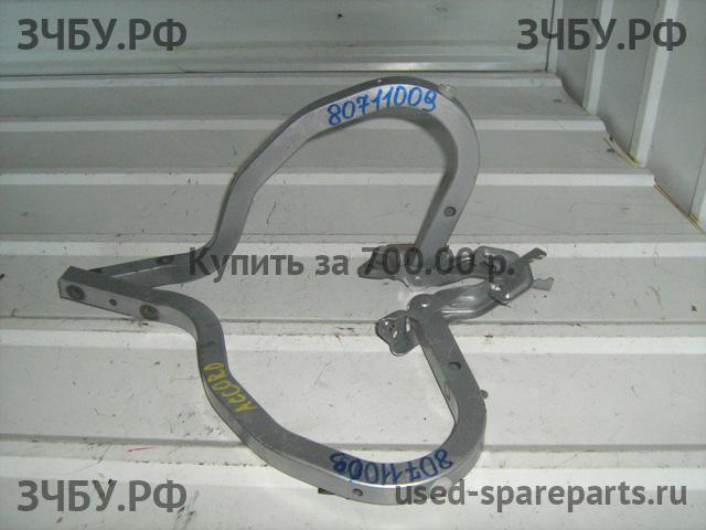Honda Accord 7 Петля крышки багажника