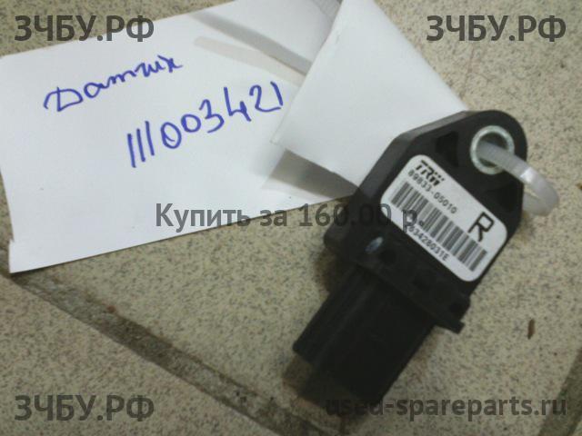 Toyota Avensis 2 Датчик удара AIR BAG (SRS)