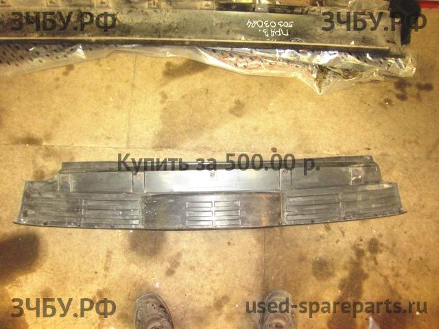 Mitsubishi Pajero/Montero 4 Накладка заднего бампера
