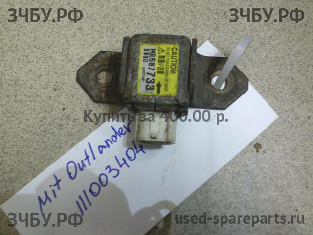 Mitsubishi Outlander 1 (CU) Датчик удара AIR BAG (SRS)