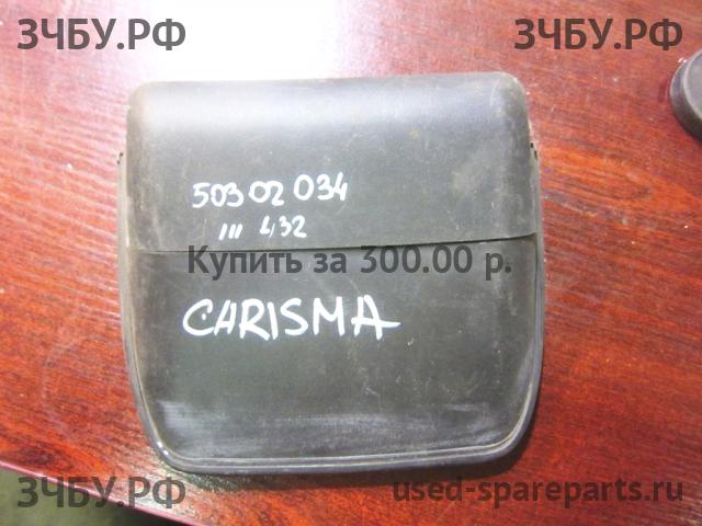 Mitsubishi Carisma (DA) Фонарь задний (стоп сигнал)