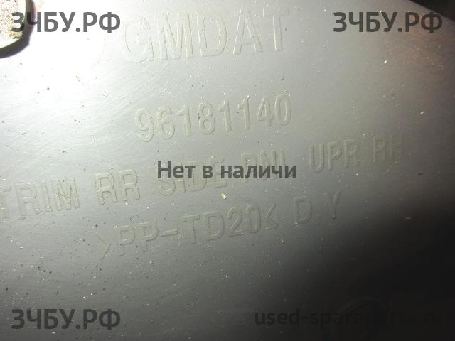 Chevrolet Lacetti Обшивка багажника боковая правая