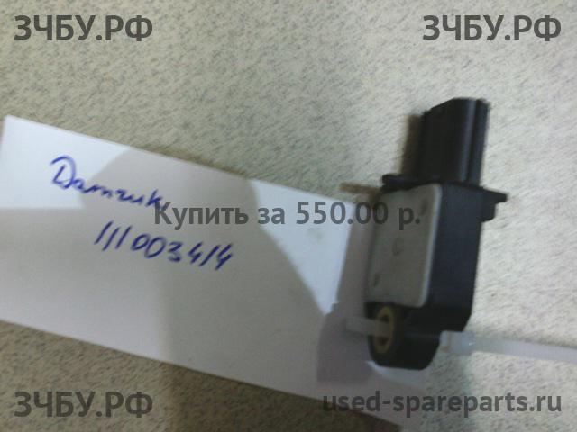 Toyota Corolla (E14 - E15) Датчик удара AIR BAG (SRS)