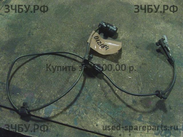 Toyota Land Cruiser 100 Датчик ABS передний
