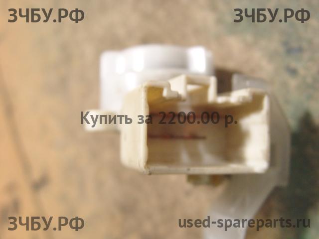 Toyota Land Cruiser 100 Блок реле