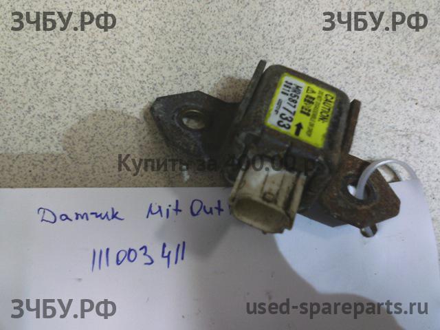 Mitsubishi Outlander 1 (CU) Датчик удара AIR BAG (SRS)