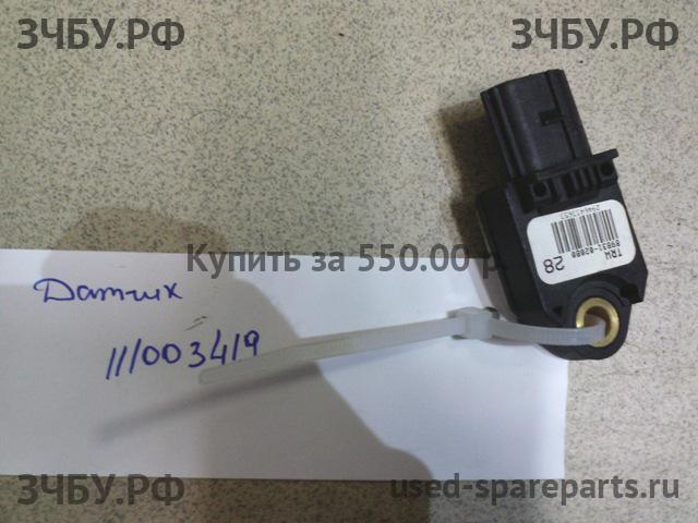 Toyota Corolla (E14 - E15) Датчик удара AIR BAG (SRS)