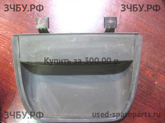 Mitsubishi Carisma (DA) Фонарь задний (стоп сигнал)