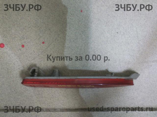 Mazda 3 [BK] Отражатель в бампер правый