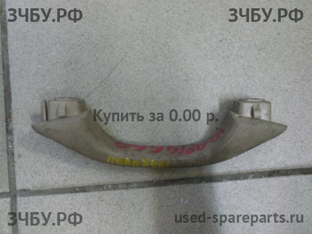 Volvo V70 (2) Ручка внутренняя потолочная