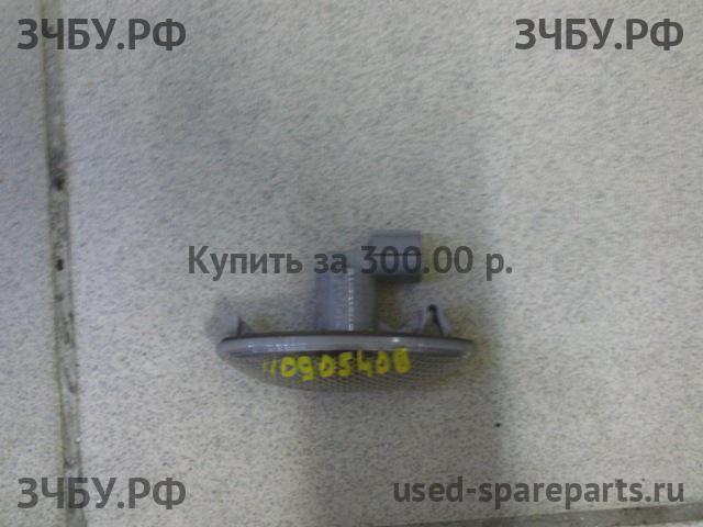 Toyota Corolla (E14 - E15) Указатель поворота в крыло (повторитель)