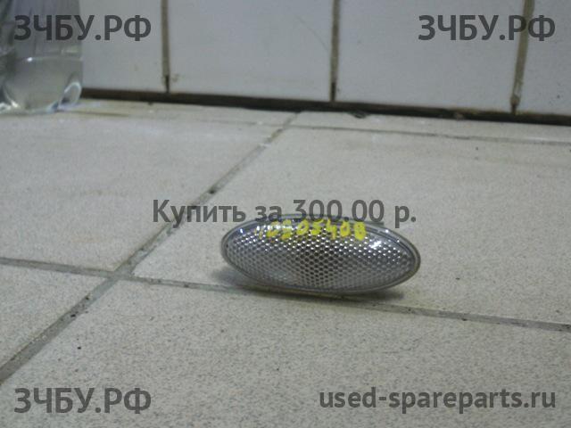 Toyota Corolla (E14 - E15) Указатель поворота в крыло (повторитель)
