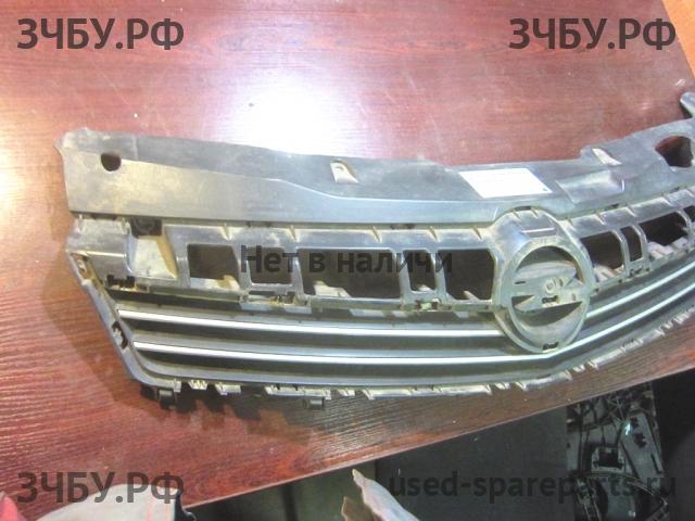 Opel Astra H Решетка радиатора