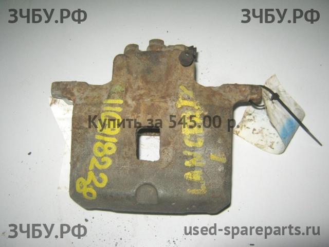 Mitsubishi Lancer 9 [CS/Classic] Суппорт передний левый (в сборе со скобой)
