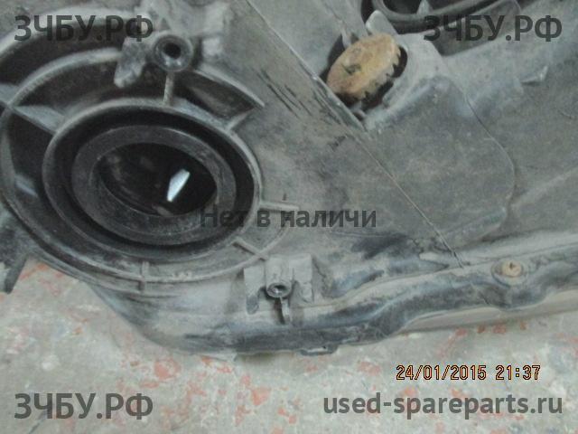 Mitsubishi Pajero/Montero 4 Фара левая