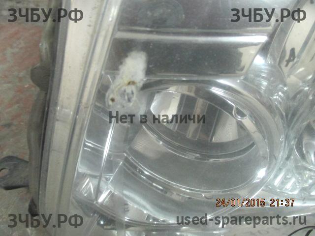 Mitsubishi Pajero/Montero 4 Фара левая