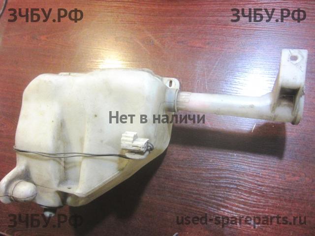 Mazda 626 [GE] Бачок омывателя лобового стекла