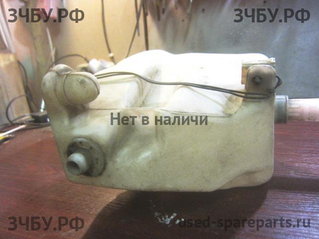 Mazda 626 [GE] Бачок омывателя лобового стекла
