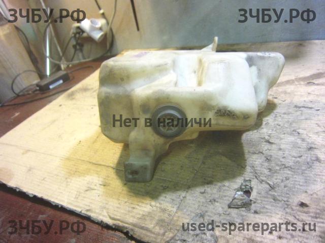 Volkswagen Jetta 4/Bora [1J2] Бачок омывателя лобового стекла