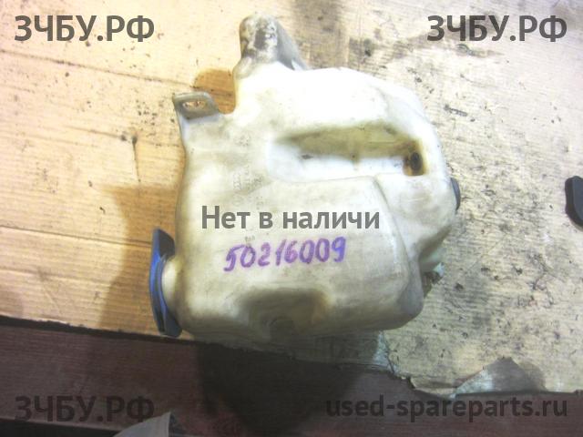 Volkswagen Jetta 4/Bora [1J2] Бачок омывателя лобового стекла