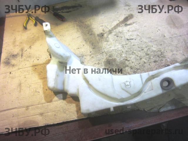 Ford Focus 2 Бачок омывателя лобового стекла