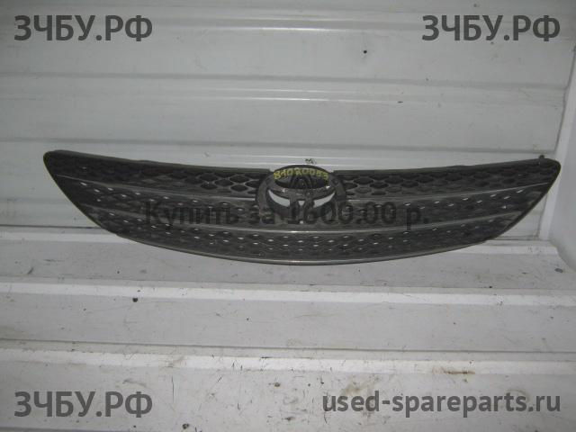 Toyota Camry 5 (V30) Решетка радиатора