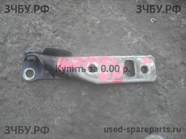 Volkswagen Golf 4 Петля капота
