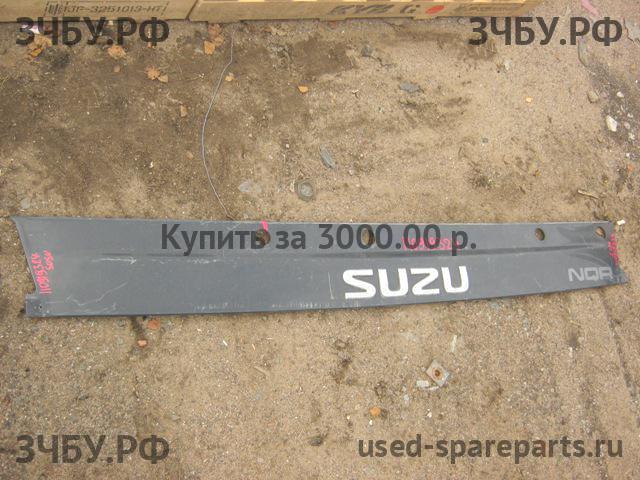 Isuzu NQR 71P Накладка на кабину