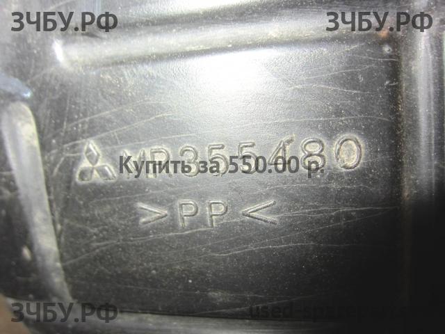 Mitsubishi Eclipse 3 Резонатор воздушного фильтра