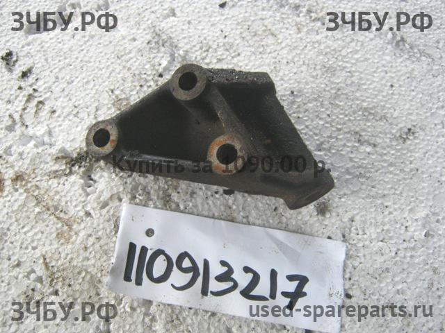 Isuzu NQR 71P Кронштейн