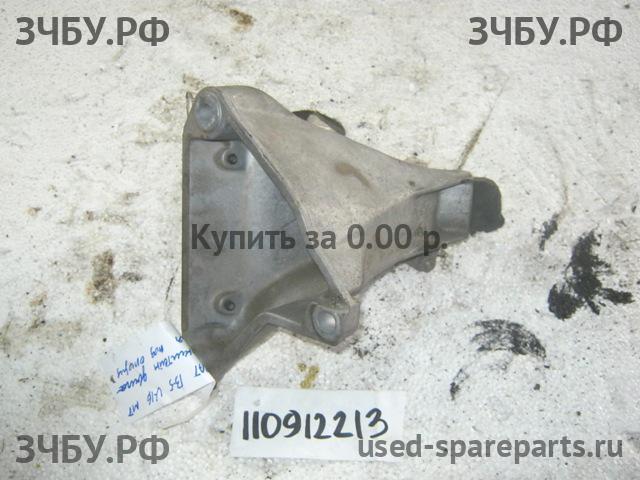 Volkswagen Passat B5 Кронштейн
