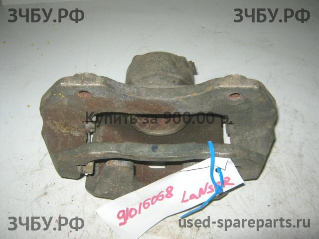 Mitsubishi Lancer 9 [CS/Classic] Суппорт передний правый (в сборе со скобой)