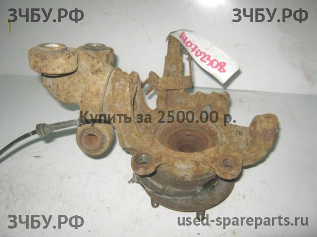 Nissan Primera P12 Кулак поворотный передний правый (со ступицей)