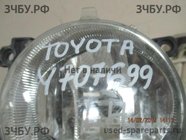 Toyota Land Cruiser 200 ПТФ левая
