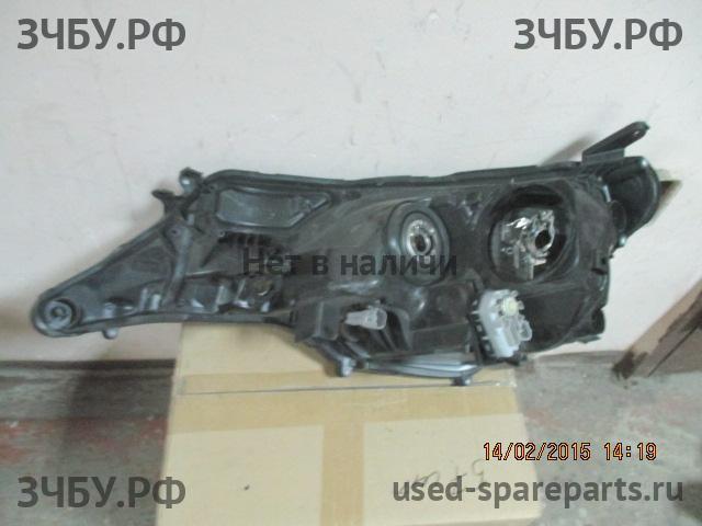 Toyota RAV 4 (4) Фара правая