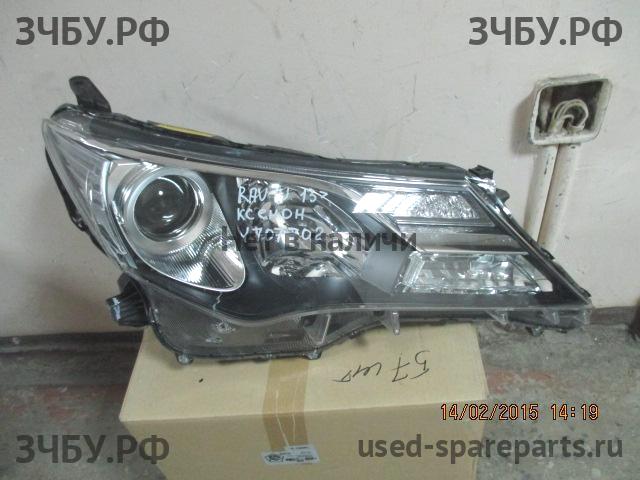 Toyota RAV 4 (4) Фара правая