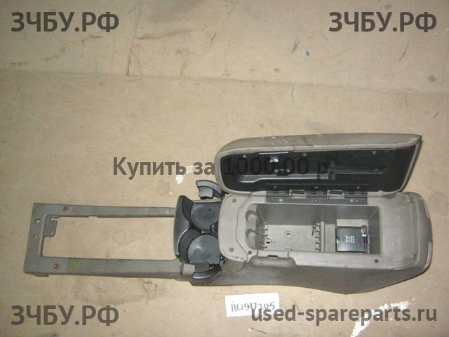 Chrysler Concorde 2 Консоль между сиденьями (Подлокотник)
