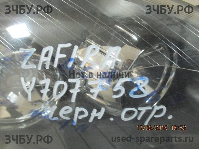 Opel Zafira B Фара правая