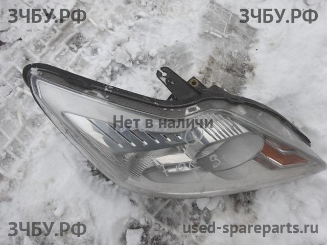 Ford Focus 2 (рестайлинг) Фара правая