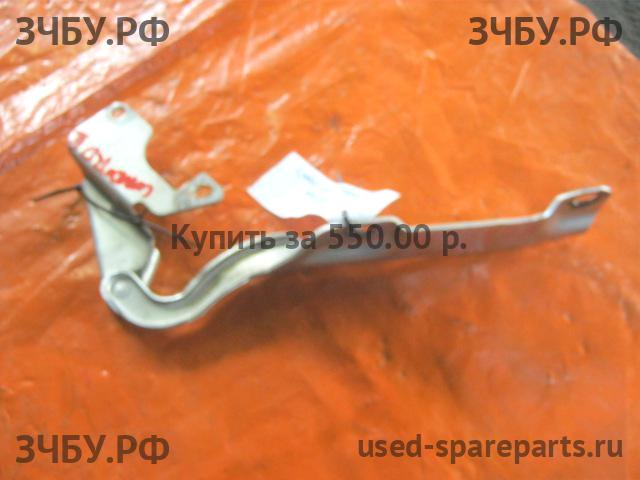 Chrysler Concorde 2 Петля капота