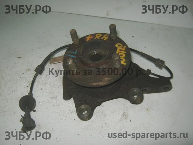 Nissan March K11 Кулак поворотный передний правый (со ступицей)