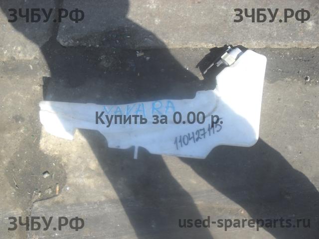 Nissan Navara 1 (D40) Бачок омывателя лобового стекла