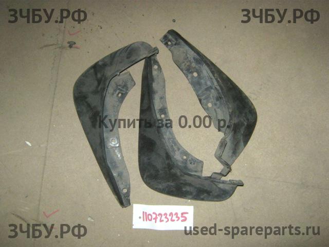 Mazda 3 [BK] Брызговик (комплект)