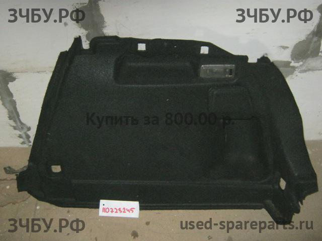 Mazda 3 [BK] Обшивка багажника боковая правая