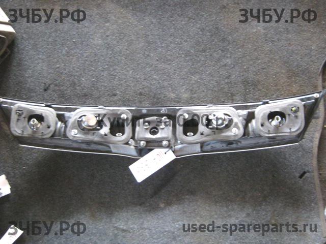Honda Civic 8 (5D) Фонарь средний