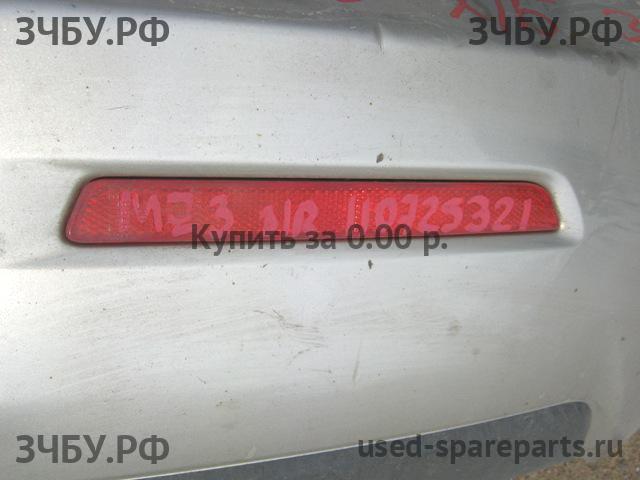 Mazda 3 [BK] Отражатель в бампер правый
